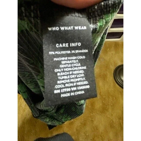 Who What Wear Floral Print Puff Sleeve Stretch Blouse in Midnight Foilage Size M - Picture 8 of 11